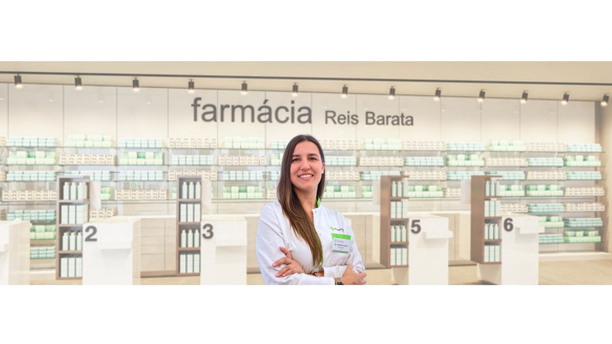 Farmácia Reis Barata — farmacêutica no balcão da farmácia